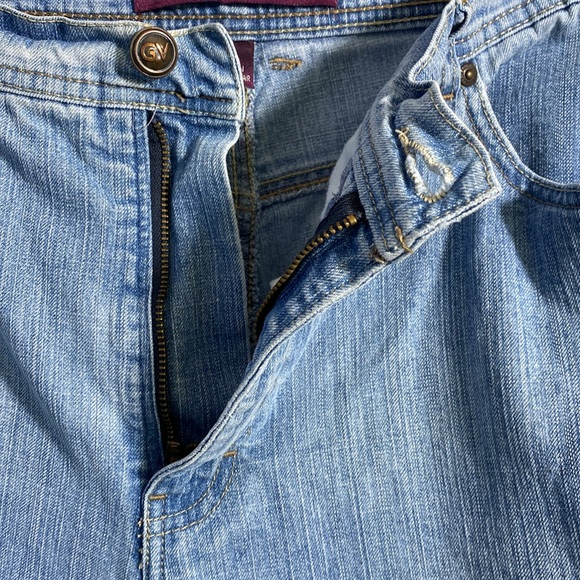 Gloria Vanderbilt Jeans, Light Wash, Size 16 - Picture 3 of 9